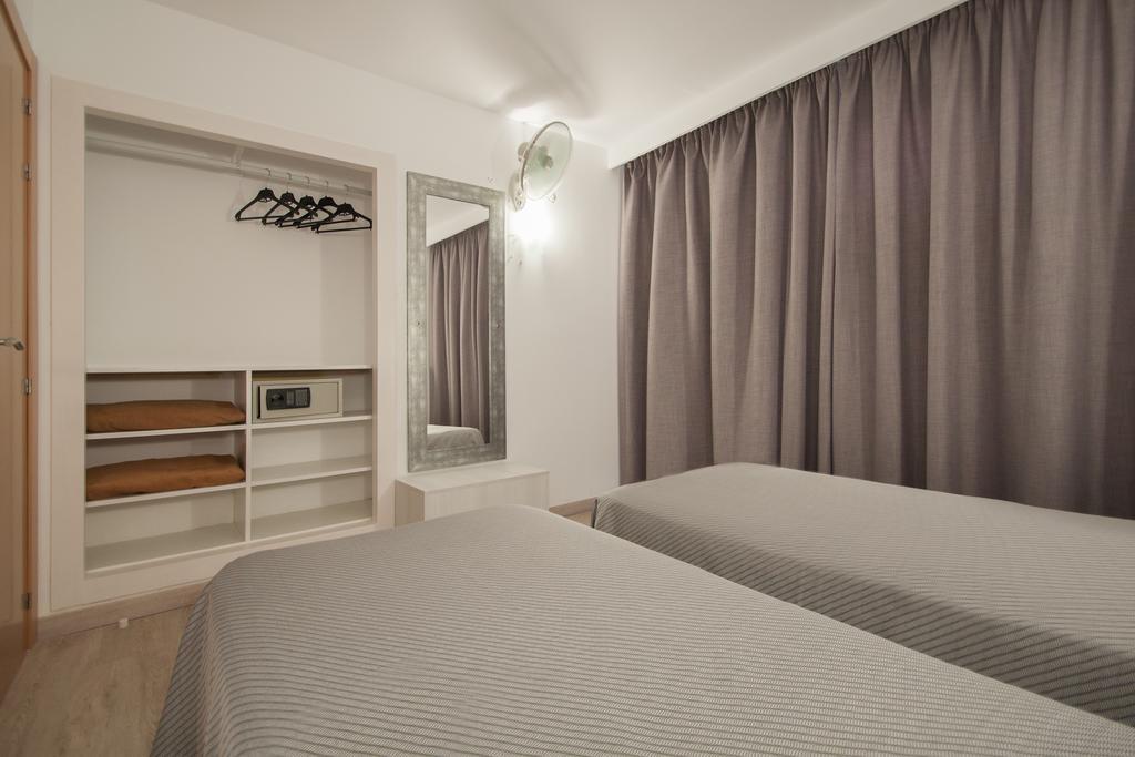 Apartamentos Sol Y Vera Magaluf  Oda fotoğraf